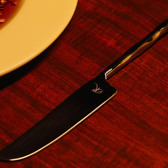 Luxury knife details