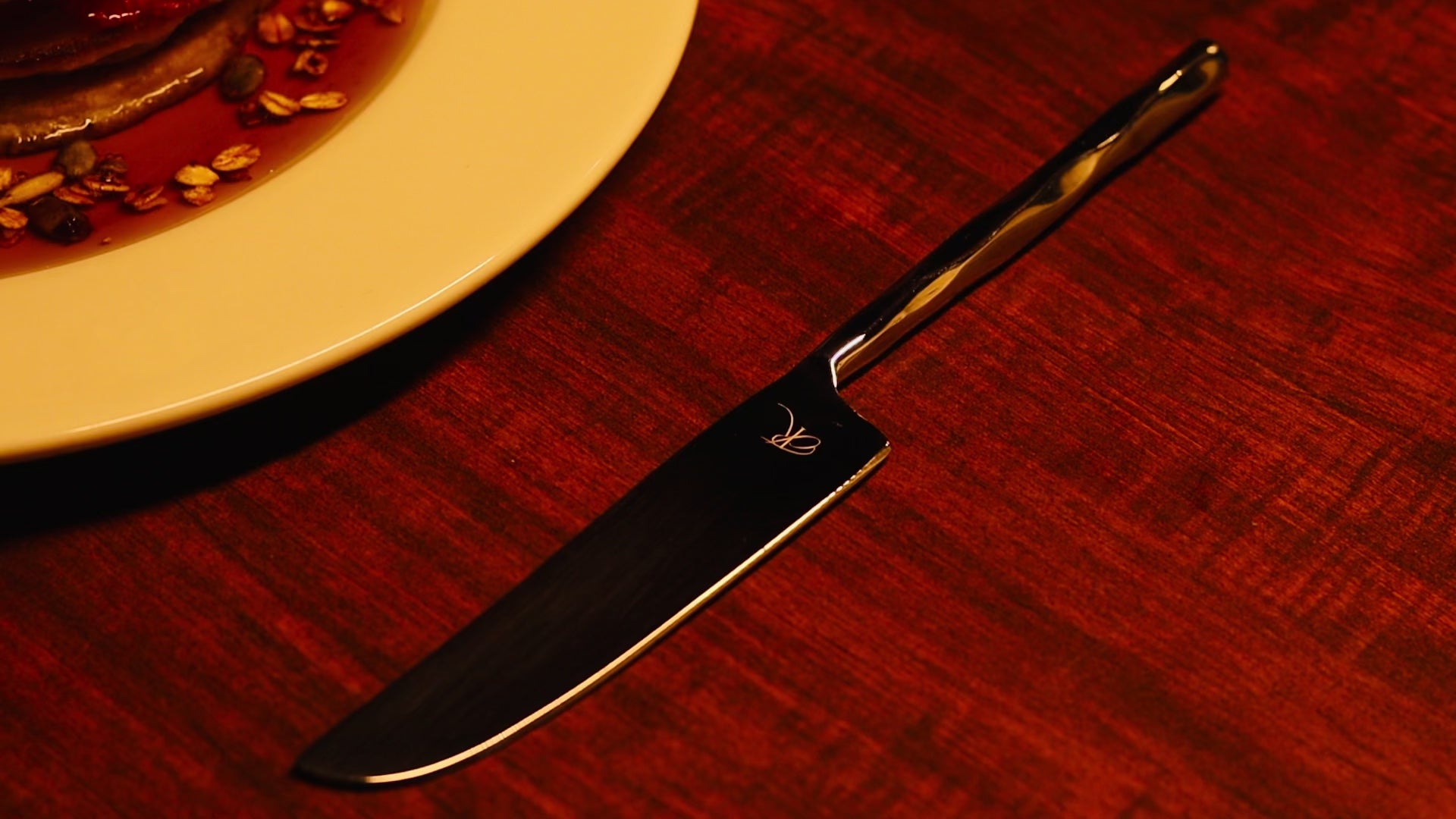 Luxury knife details